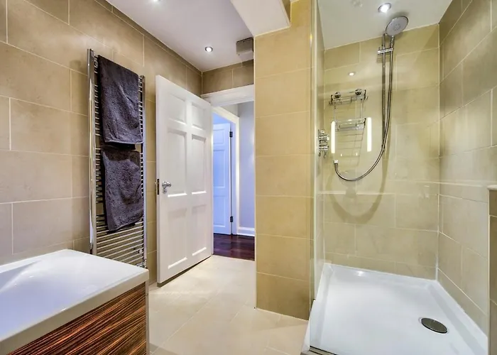 Gorgeous In The Heart Of New Town Apartment Edinburgh