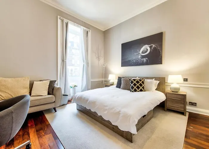 Gorgeous In The Heart Of New Town Apartment Edinburgh