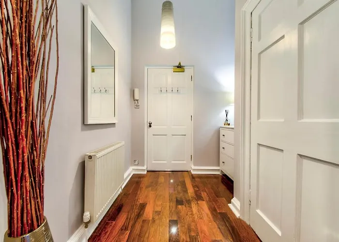 Gorgeous In The Heart Of New Town