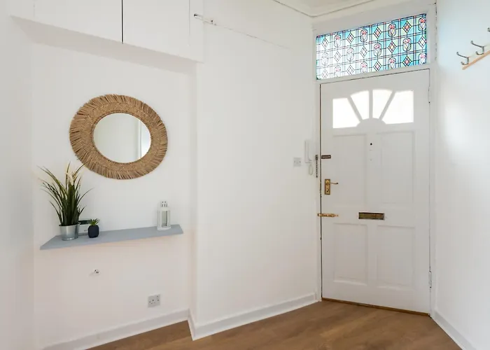 דירה Lovely 1-bedroom In