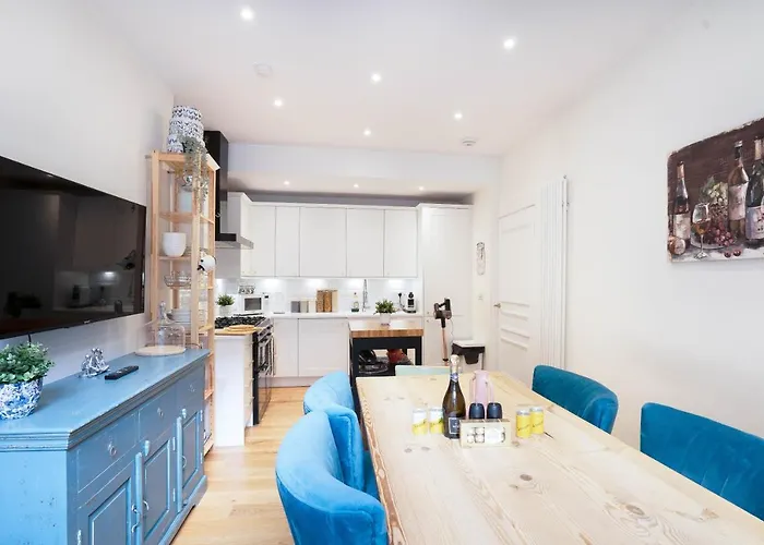 Meadowbank 3-bed Apartment Edinburgh