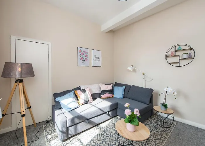 Downtown And 1 Bed In شقة