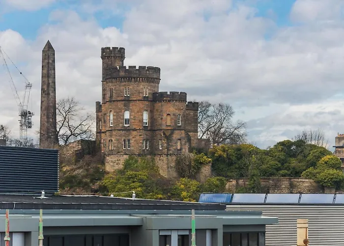 Royal Mile Modern Apartment