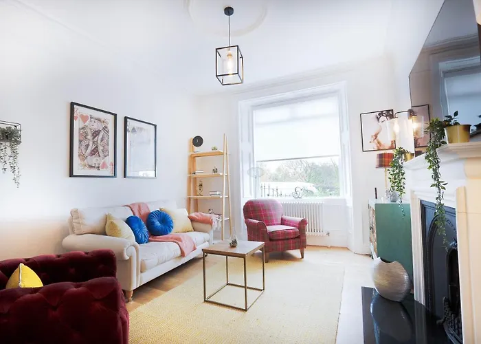 Meadowbank 3-bed Apartment Edinburgh