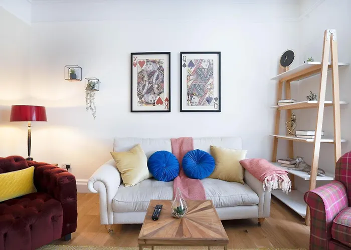 Meadowbank 3-bed Apartment *