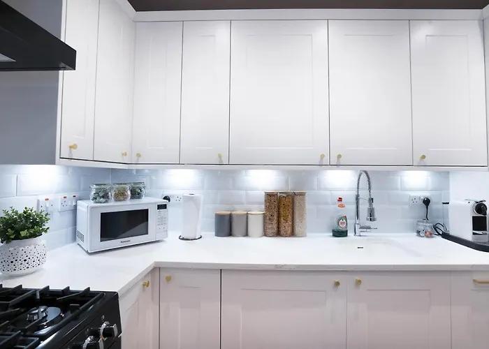 Meadowbank 3-bed Apartment