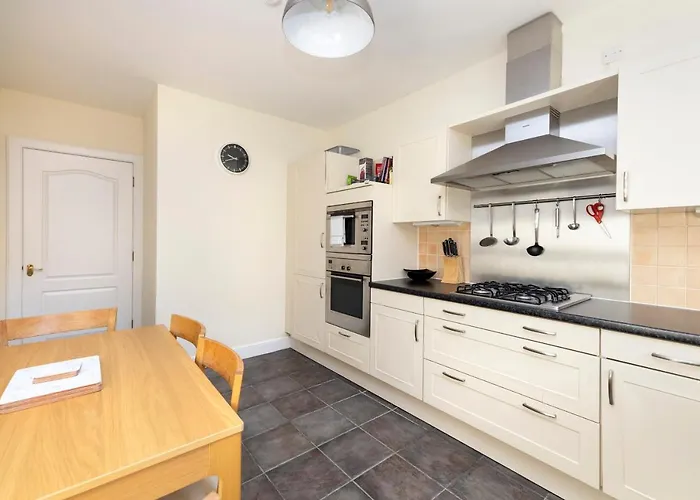 Joivy Modern Flat With Free Parking דירה