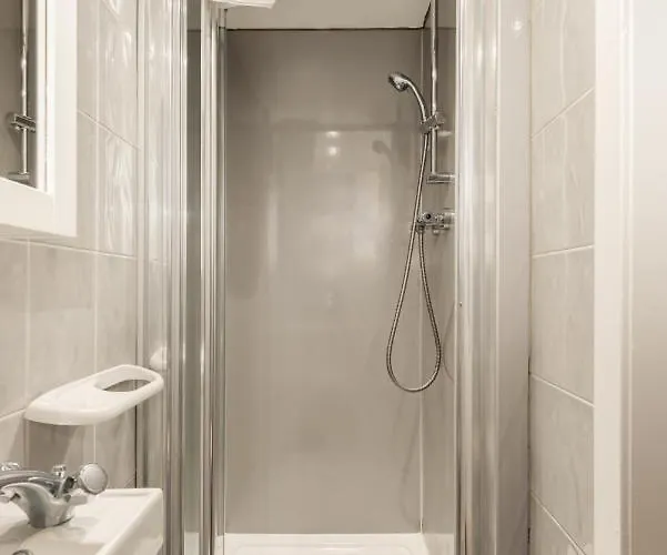 Near Usher Hall & Castle *