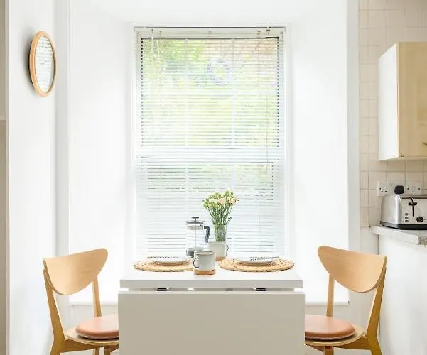 Near Usher Hall & Castle إدنبرة