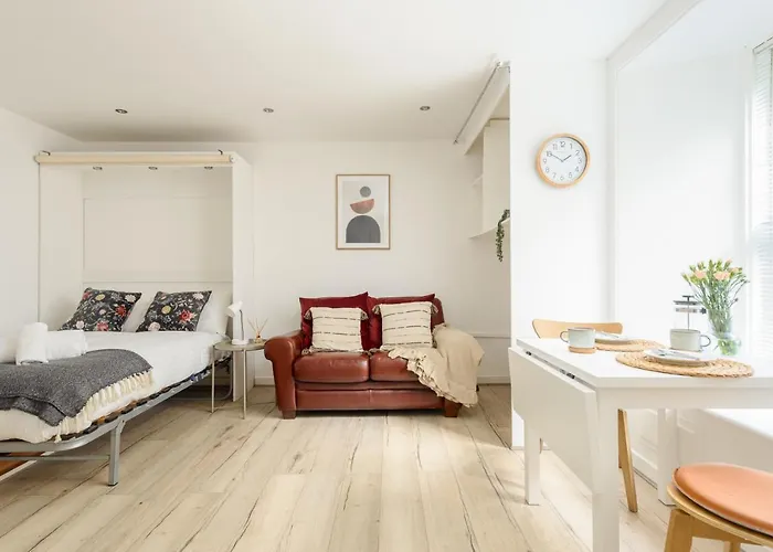 Near Usher Hall & Castle Апартаменты *