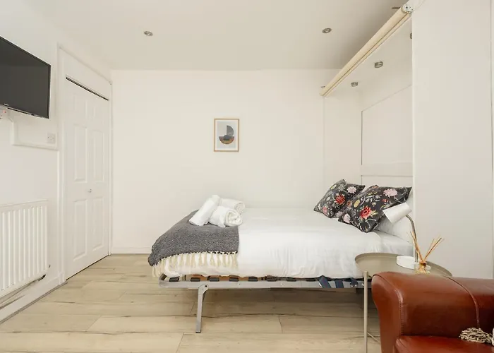 Near Usher Hall & Castle *