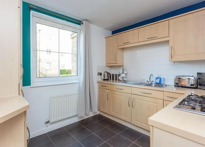 Stylish 2 Bedroom In Apartament Edynburg
