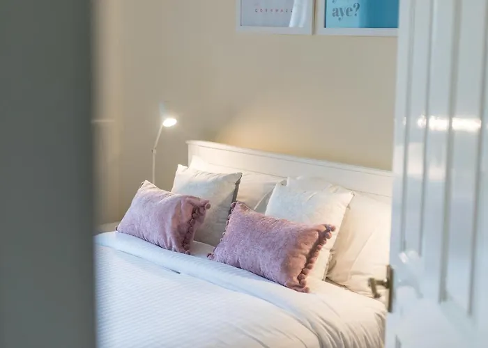 Bright And Modern 2 Bed *