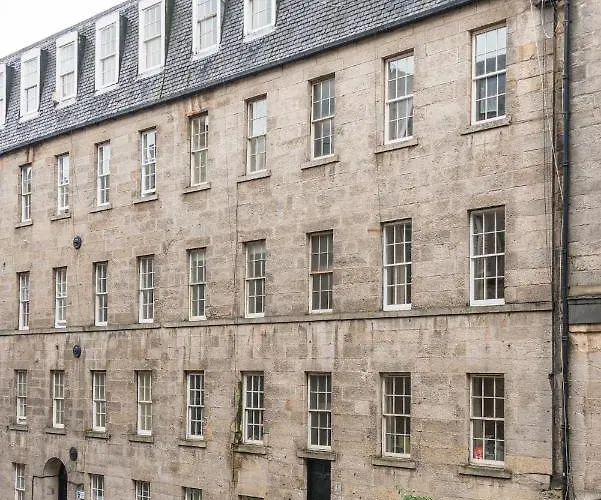 Bright And Modern 2 Bed Edinburgh