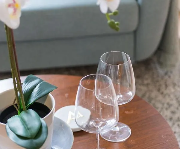 Bright And Modern 2 Bed * Edinburgh