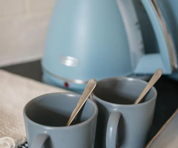 Bright And Modern 2 Bed Edinburgh