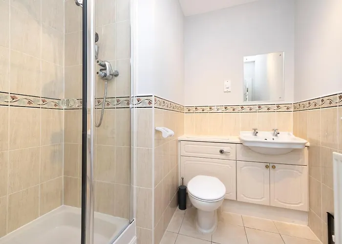 Joivy Modern Flat With Free Parking דירה