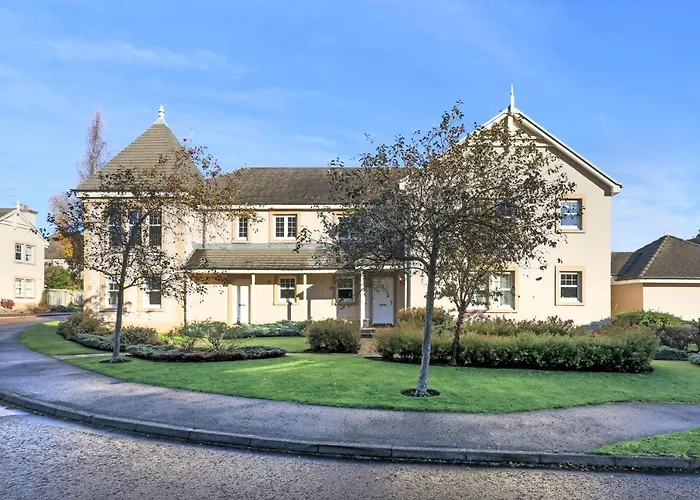 Joivy Modern Flat With Free Parking דירה *