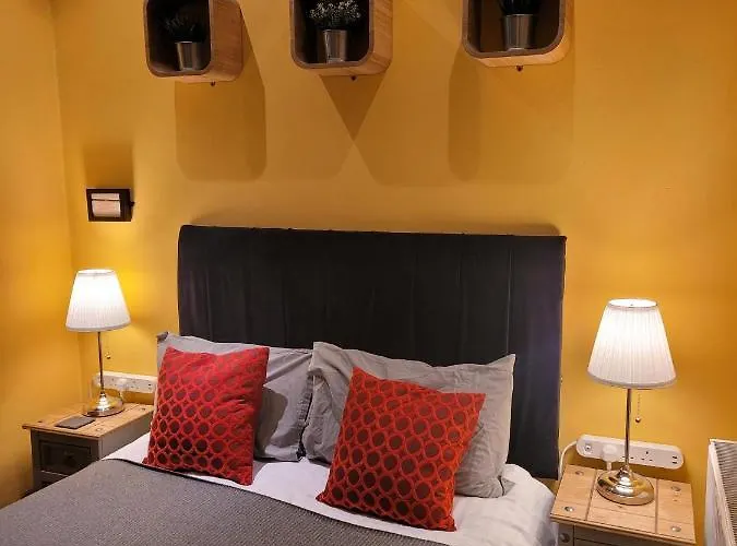 The - No 8 Edinburgh