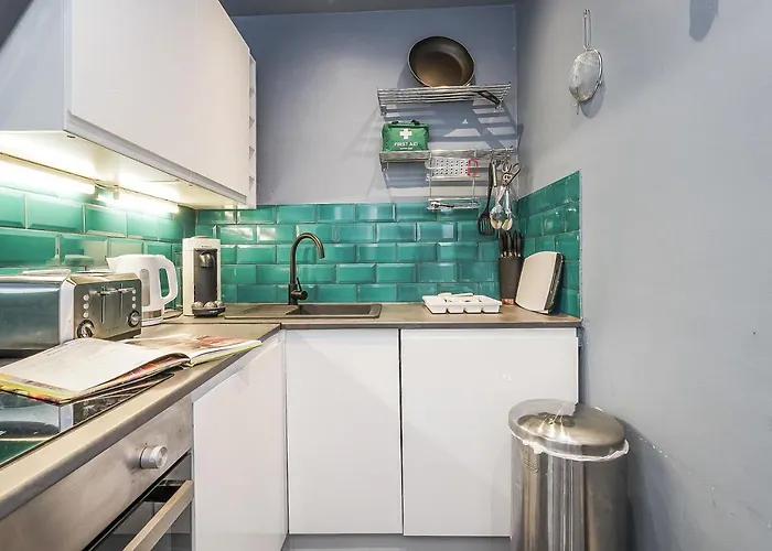 Centre 2 Bedroom Main Door 公寓