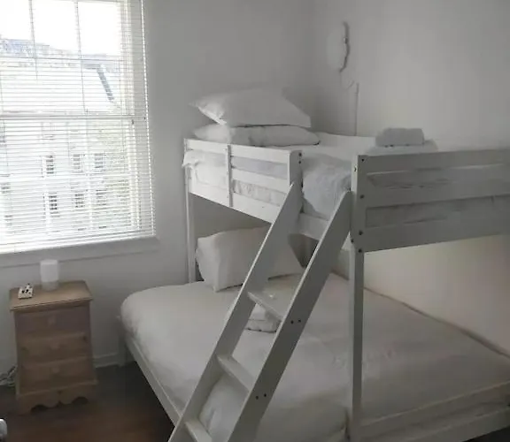 아파트 And 에든버러