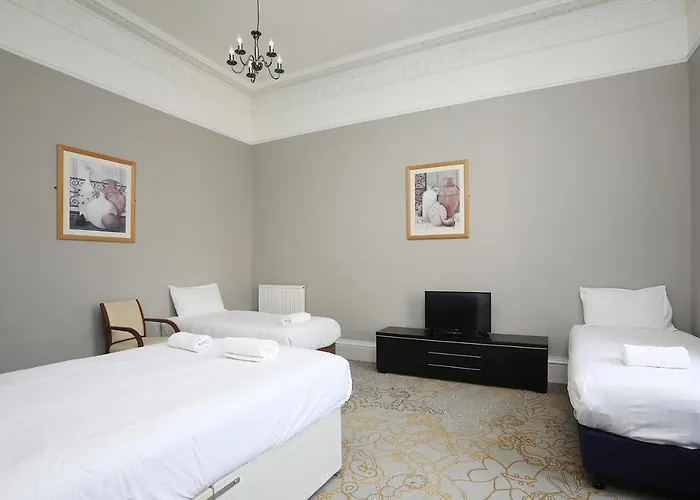 Cairn & Hotel apartamentowy Edynburg