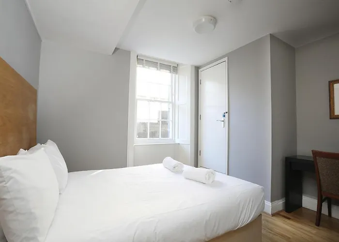 Apartmanhotel Cairn & 3*