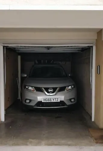 West End & Eicc With Parking Διαμέρισμα