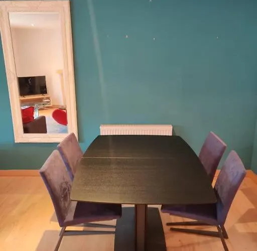 West End & Eicc With Parking *