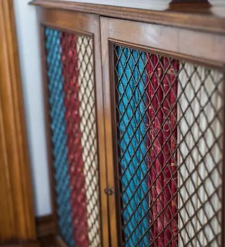 Abercorn Semi-detached House *