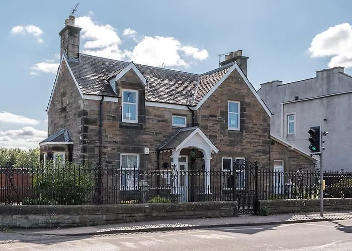 Abercorn Semi-detached House Holiday home