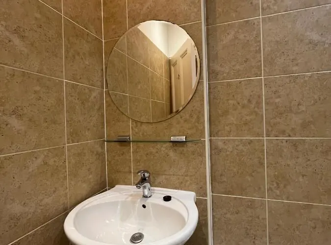 Bright 3 Bedroom