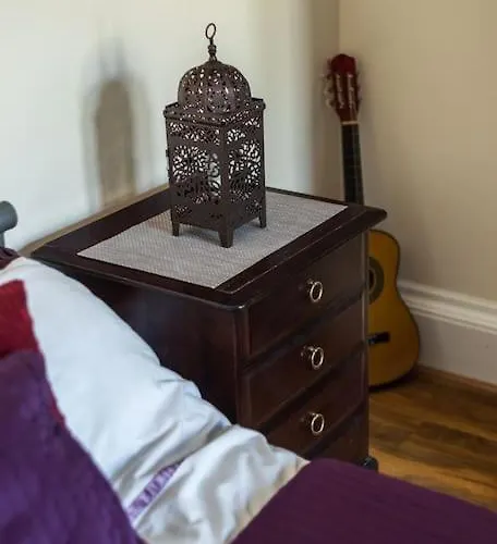 בית נופש Abercorn Semi-detached House אדינבורו