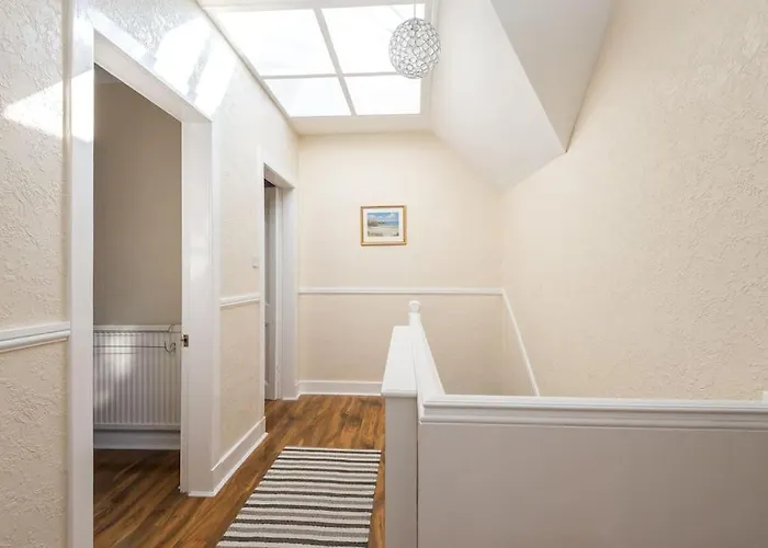 Abercorn Semi-detached House Holiday home *