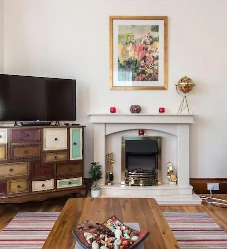 Abercorn Semi-detached House