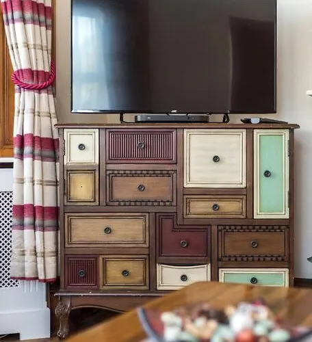 Abercorn Semi-detached House בית נופש אדינבורו