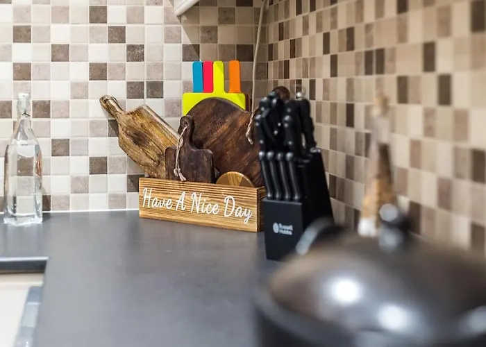 Abercorn Semi-detached House *