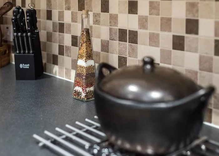 Abercorn Semi-detached House בית נופש