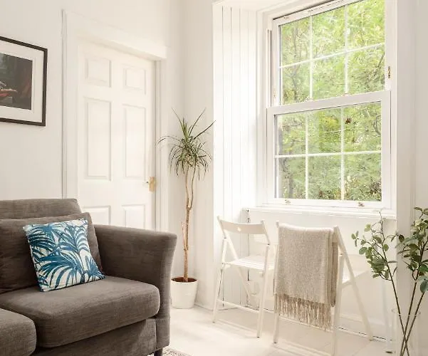 The Tollcross - Modern & Bright 1br *