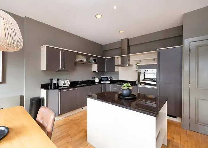 Апартаменты Joivy Luxury On George Street