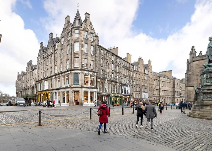 Joivy 1 Bed Flat In Old Town, Next To St Giles Cathedral * 爱丁堡
