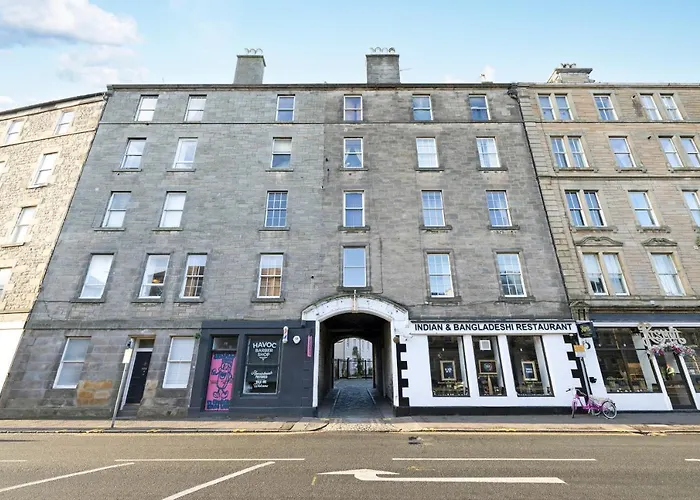 Joivy Bright And Modern Flat With Desk Apartment