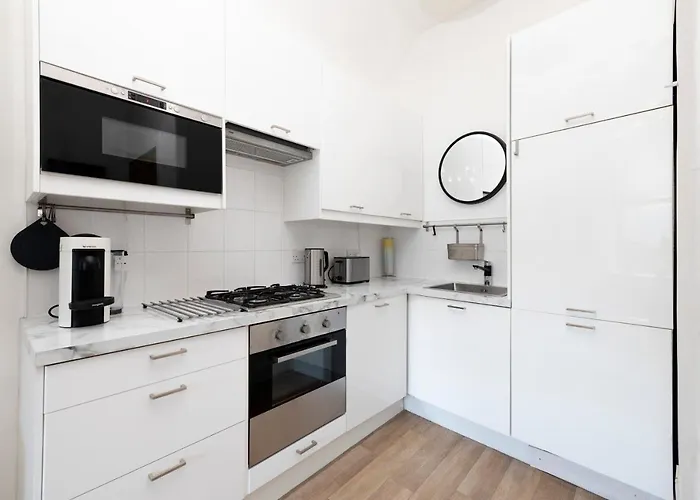 Joivy Bright And Modern Flat With Desk Apartment *