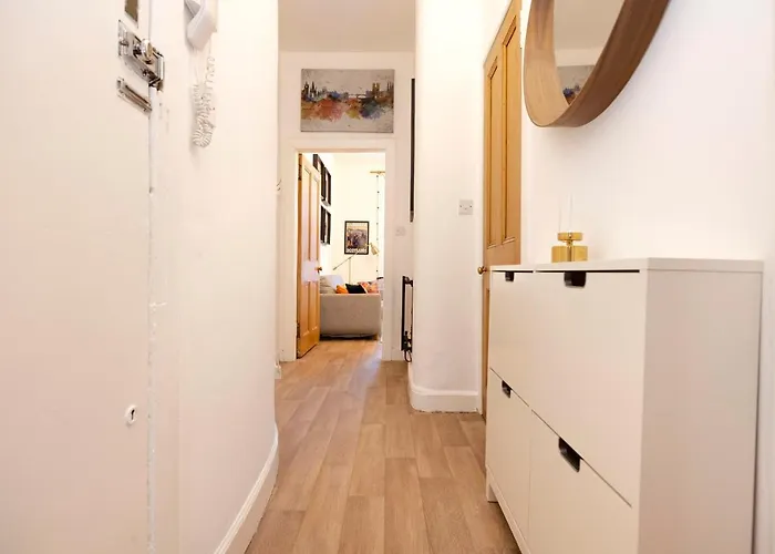 Joivy Bright And Modern Flat With Desk *