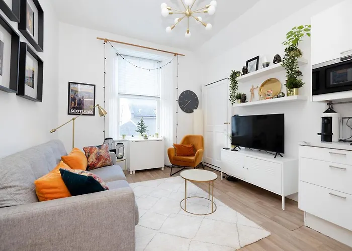 Joivy Bright And Modern Flat With Desk Apartment