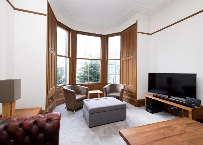 Апартаменты Joivy Spacious Near The Meadows Эдинбург