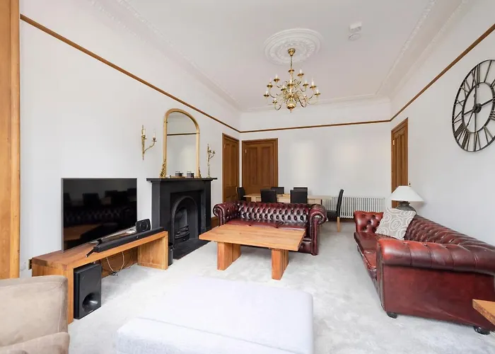 Апартаменты Joivy Spacious Near The Meadows Эдинбург