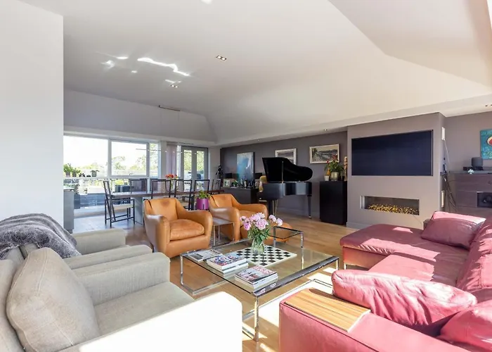 Joivy Beautiful Penthouse With Terrace & Jacuzzi