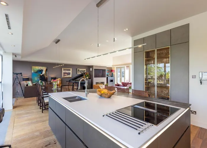 Joivy Beautiful Penthouse With Terrace & Jacuzzi