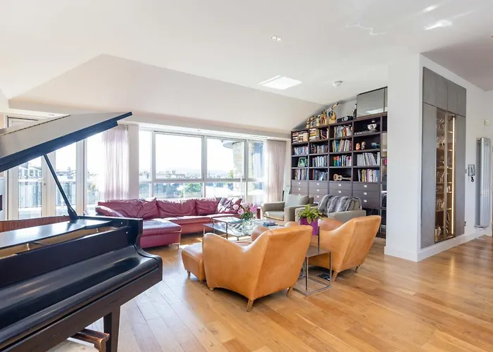 Joivy Beautiful Penthouse With Terrace & Jacuzzi إدنبرة